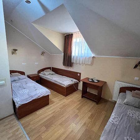 Pallada Motel Pasiky-Zubryts'ki Zewnętrze zdjęcie