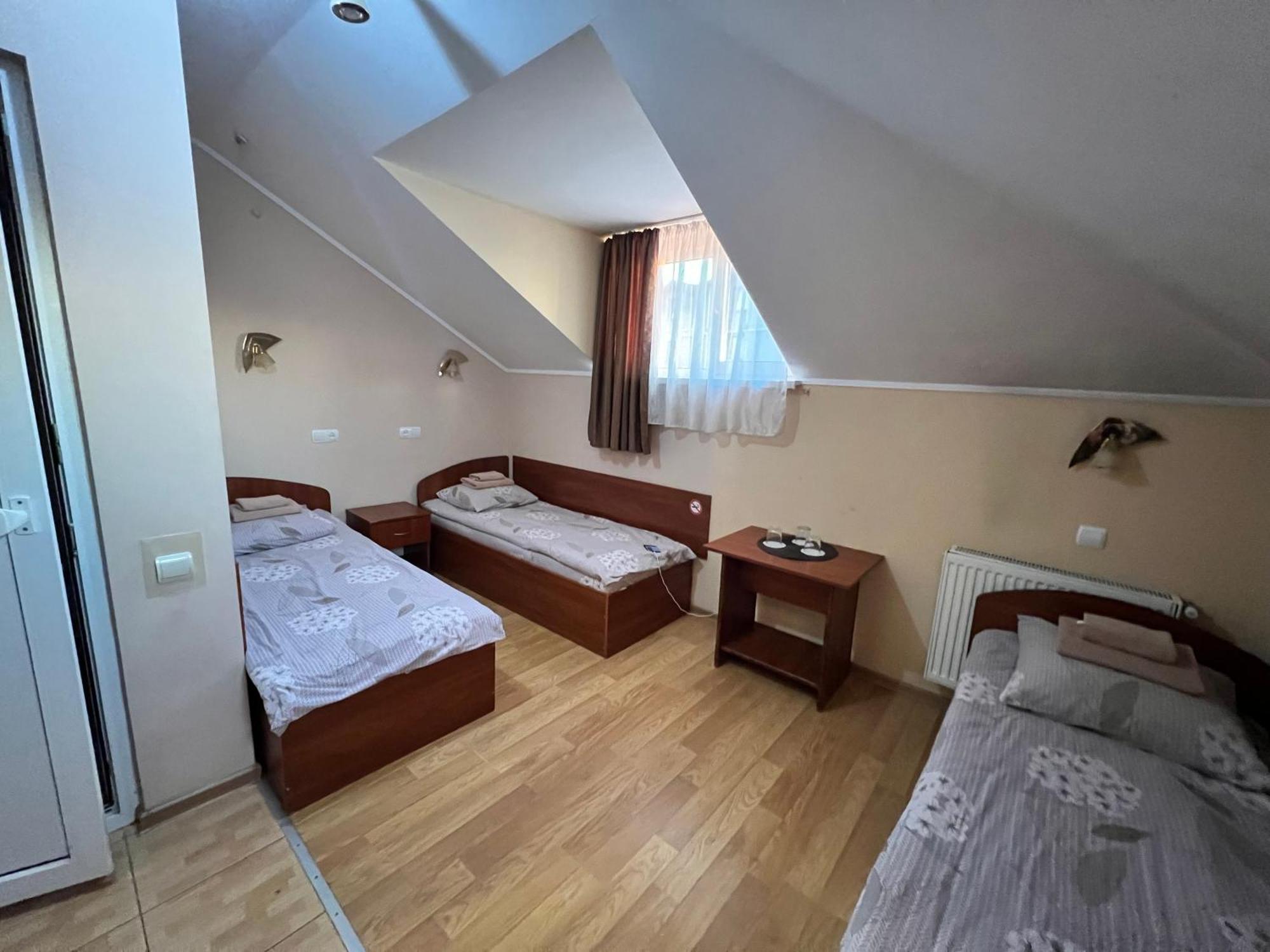 Pallada Motel Pasiky-Zubryts'ki Zewnętrze zdjęcie