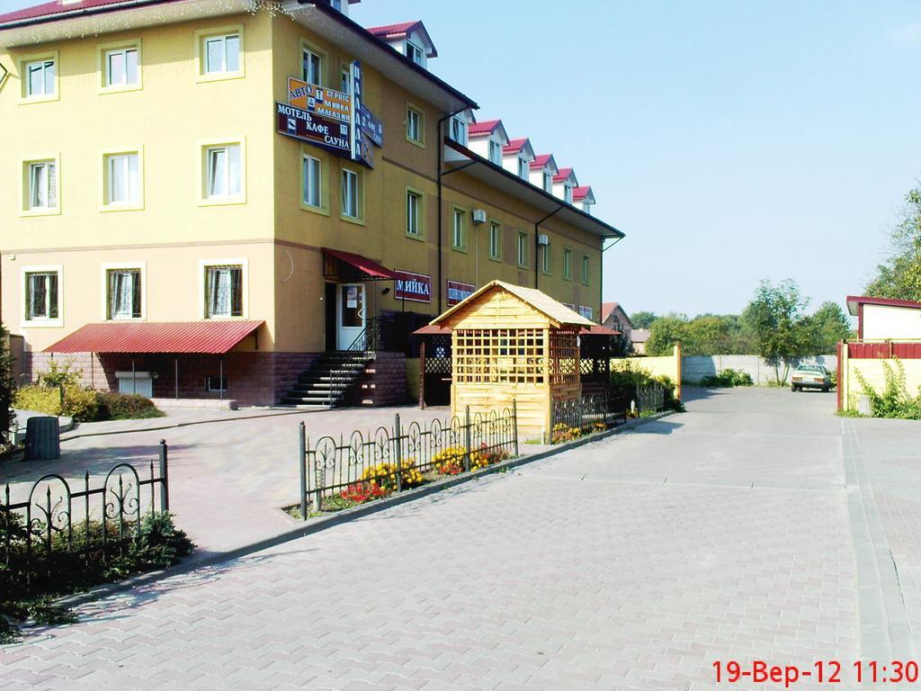 Pallada Motel Pasiky-Zubryts'ki Zewnętrze zdjęcie